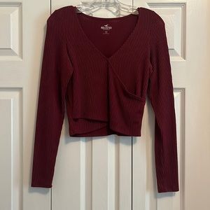 M maroon Hollister v neck long sleeve